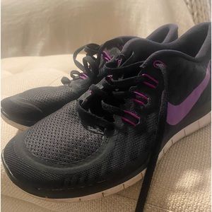 NIKE FREESTYLE SIZE 8 EUC